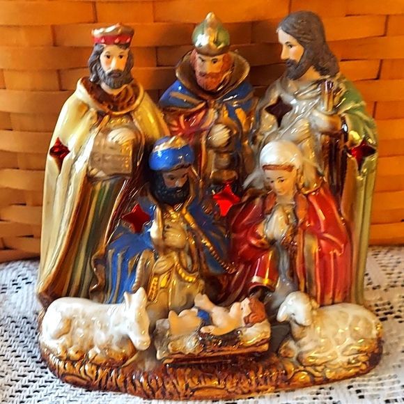 Porcelain Nativity Scene - Picture 1 of 12
